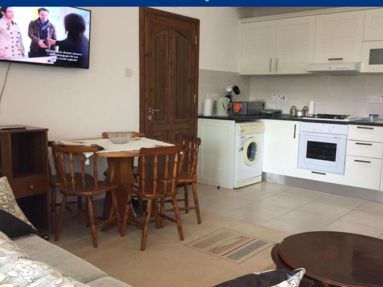 Aphrodite Beachfront Apartment Ghaziveran Extérieur photo