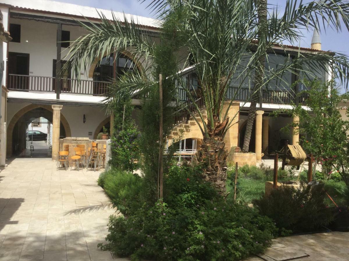 Aphrodite Beachfront Apartment Ghaziveran Extérieur photo